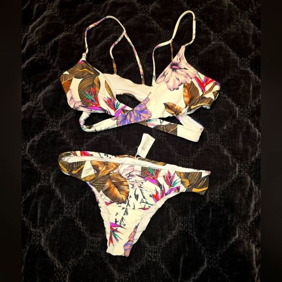 O'Neil  bikini set. Size S - Picture 1 of 4